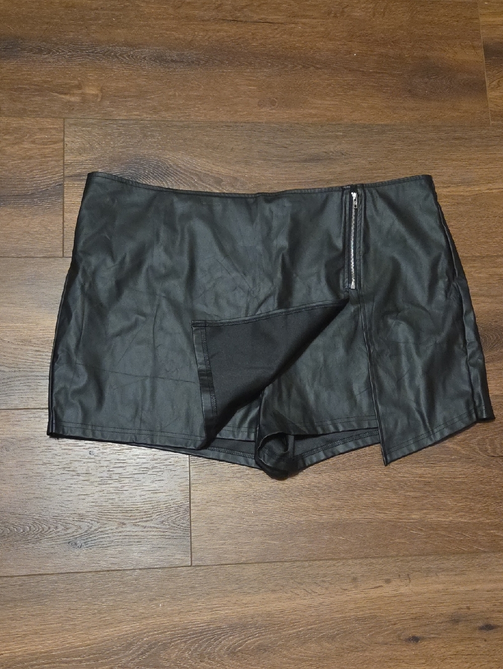 Shein black faux leather Skort 4X